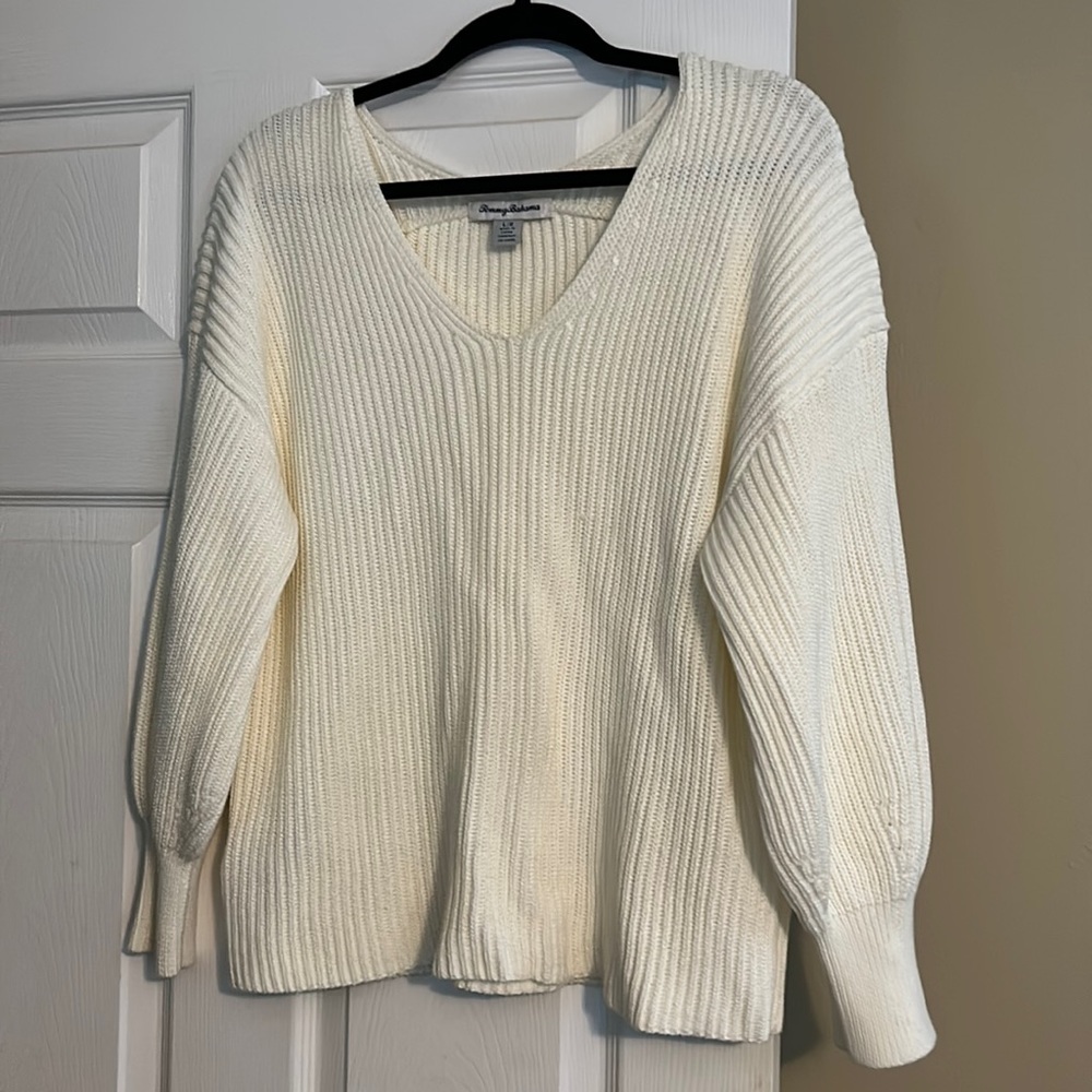 Softly white Tommy bahama v neck sweater